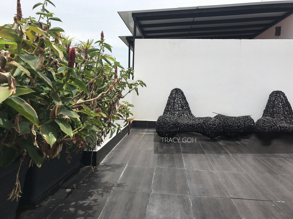 Kew Gate (D16), Terrace #156394452
